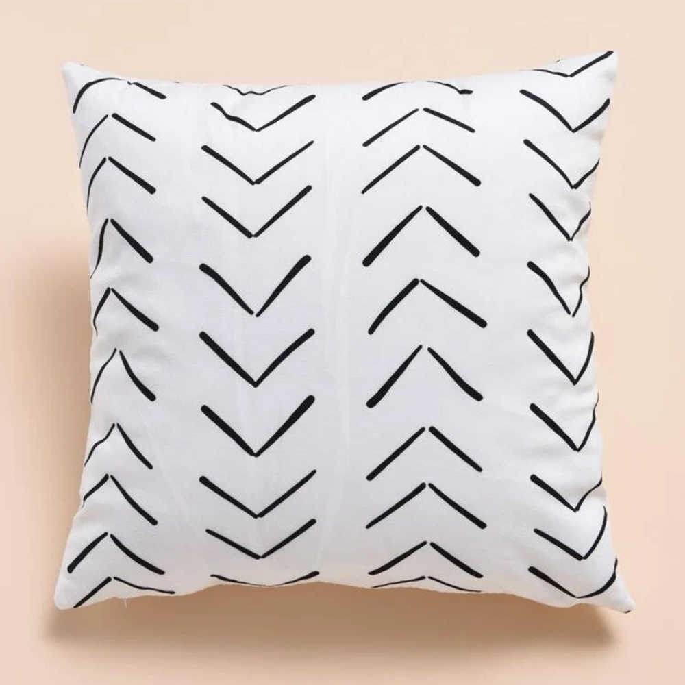 Abstract print black and white pillow case